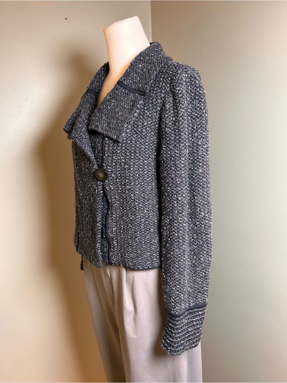 St. John Collection P Bouclé Cropped Knit Jacket Made USA